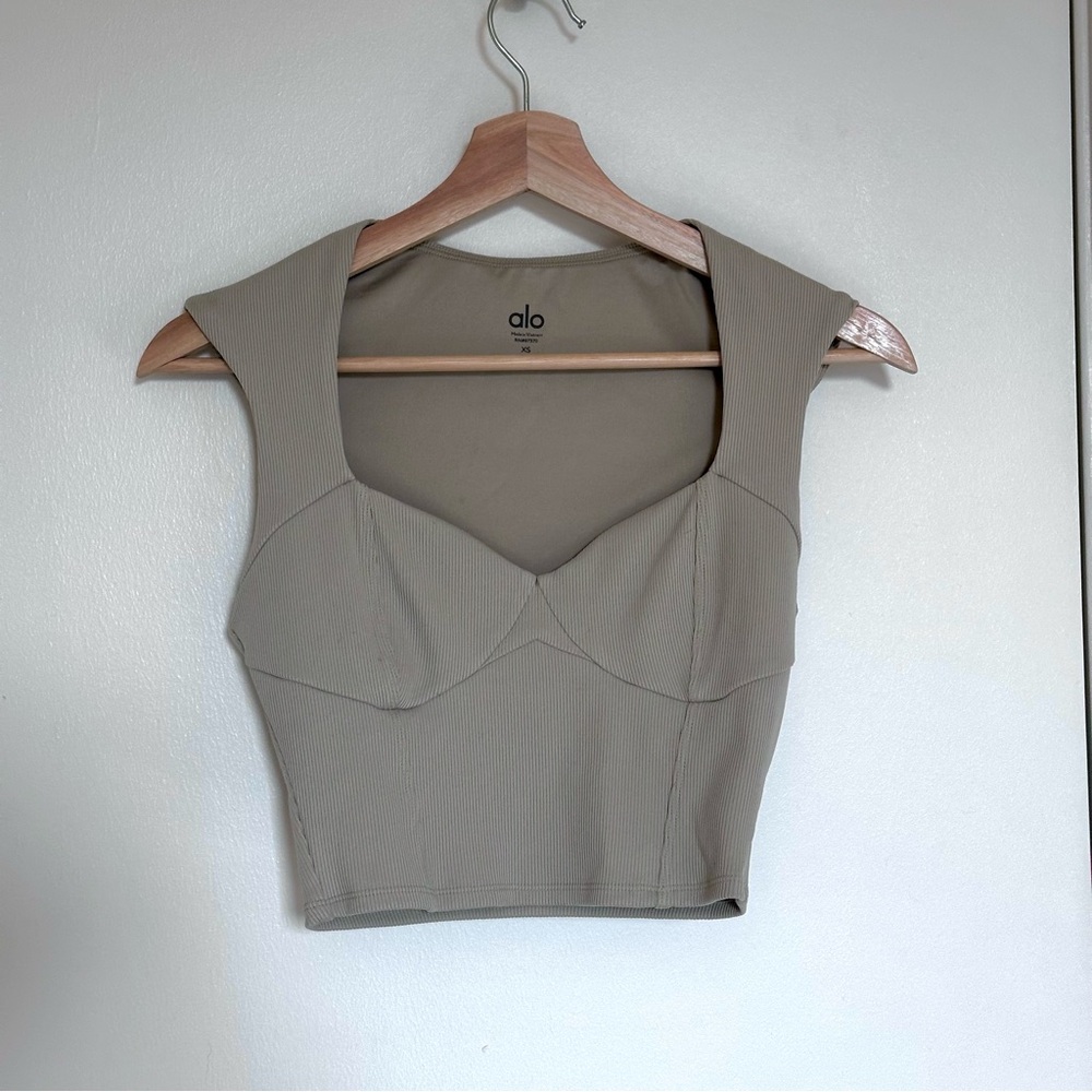 ALO ribbed sweetheart short sleeve